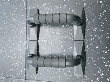 プッシュアップバー(GronG) - HARAPEKO GYM 五反田店の設備の写真