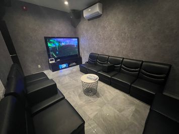 ゴテッツ カラオケ付きルームの室内の写真