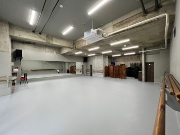 【音響・防音設備あり】新静岡駅から徒歩10分のバレエスタジオ。床面リノリウム、一面鏡張でダンス・ヨガ・ピラティスに最適 - Jardin des arts（バレエ団芸術座静岡スタジオ）