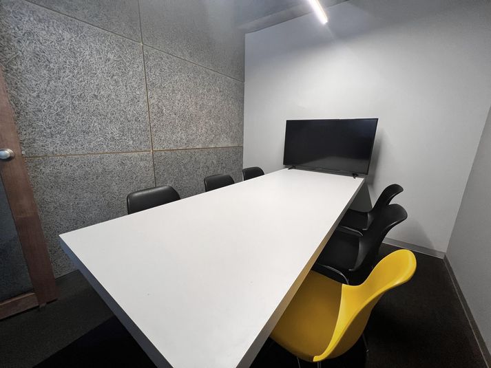 設備の整った快適な会議室 - MONZ SPACE（モンズスペース）