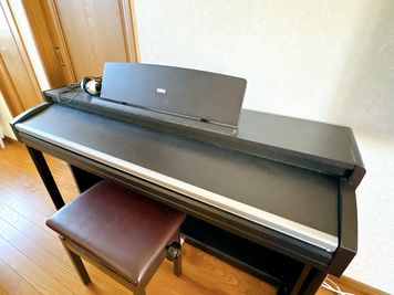 電子ピアノ - お家サロン まりい★ろーず キッチン付きレンタルスペースの設備の写真