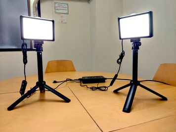 LEDビデオライト×2無料貸出 - GARAGE WASEDA 【休日利用】コワーキングスペースドロップイン利用の設備の写真