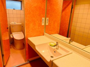 JK Room 曳舟 東向島ビルディング 踊れる🕺セミナールーム 最大50名 椅子40脚 in 曳舟の設備の写真