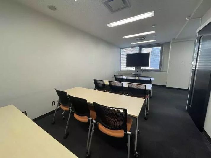 ワンコイン会議室有楽町 ワンコイン会議室有楽町セミナールームAの室内の写真