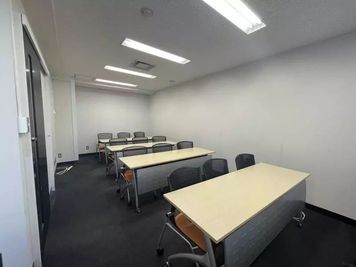 ワンコイン会議室有楽町 ワンコイン会議室有楽町セミナールームAの室内の写真