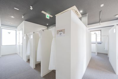 半個室ブースで集中できる - 自習室KAKOI（江戸川橋駅前店） 指定席：09番（半個室ブース・幅90cm）/サイレントエリアの室内の写真