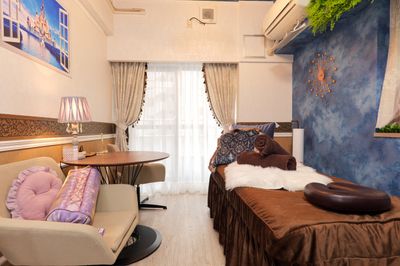 👑新宿御苑前駅3分👑リオンズレンタルサロン🌺完全個室☺充実設備🌺エステ💆‍♀️リラク・整体💅撮影可/LED照明 - 👑リオンズ新宿御苑前👑エステ💆‍♀️リラク・整体💅駅3分