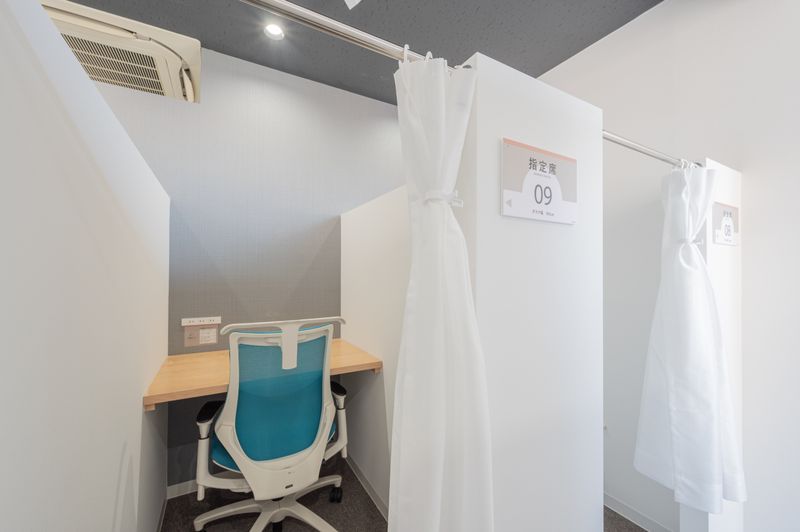 指定席：03番（半個室ブース・幅112cm）/コワーキングOK - 自習室 KAKOI 江戸川橋駅前店