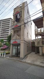 縦長の外観がおしゃれな感じのビルになります。
※上階は、居住されている方がおりますので、あまり大きな音ならないようにご注意いただければ、助かります。 - ダンススタジオ【ＧｒｅｅｎＡｃe３】 千葉駅ダンススタジオ【ＧｒｅｅｎＡｃｅ３】の外観の写真