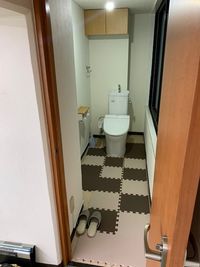 男女兼用のトイレ完備 - レンタルトレーニングスタジオRentre レンタルトレーニングスタジオRentre【2Fスペース】の室内の写真