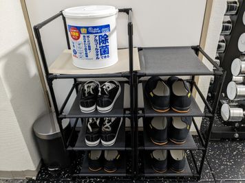 レンタルシューズ完備 - HARAPEKO GYM 五反田店の設備の写真