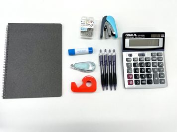 事務作業品 - 西新宿レンタル会議室｜16名迄OK ボドゲ最適👾新宿駅4分｜軽食｜24h｜会議・セミナー [13]の設備の写真