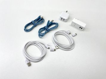 充電ケーブル(ライトニング、タイプB,C)、USBタップ - 西新宿レンタル会議室｜16名迄OK ボドゲ最適👾新宿駅4分｜軽食｜24h｜会議・セミナー [13]の設備の写真