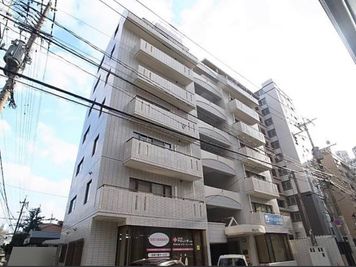 こちらのマンションの3階に店舗がございます。 - minoriba_高宮駅南店 レンタルサロンの外観の写真