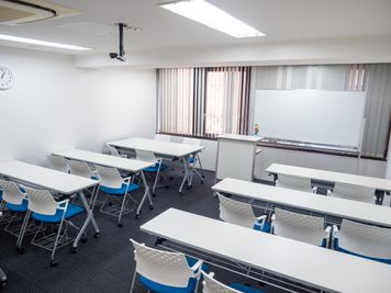 東京作家大学 貸教室・貸会議室（Room1）の室内の写真