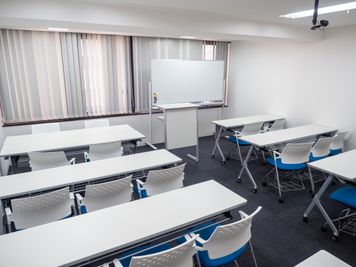 東京作家大学 貸教室・貸会議室（Room1）の室内の写真