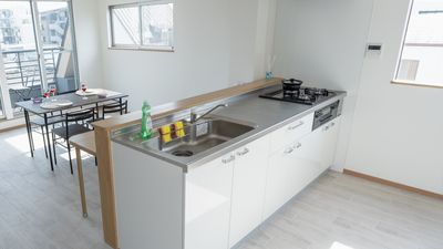 キッチンは広々としており、幅広い料理に対応しています。 - レンタルスペース「IMAI」 キッチン付きパーティースペースの室内の写真