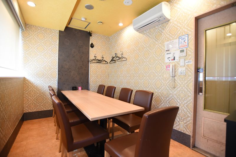 《9～10名用》会議・打ち合わせ用ワークルーム【サイズL】 - カラオケビッグエコー　西新宿センター店