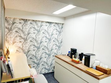 【カフェコーナー】
ご利用の時間まで、フリードリンクを飲みながらお待ちいただけます。 - ウィズスクエア・GLOXIA銀座店 Room 2のその他の写真