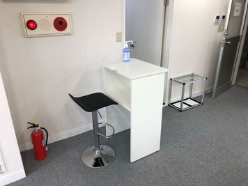 ミニ受付スペース - 【リロの会議室】錦糸町 【リロの会議室】錦糸町　５階会議室の室内の写真