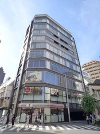 新宿駅近 高級サロンレンタル｜マツエク・マッサージ・整体・ネイル・エステ・スクール｜ - ALAVEIL新宿店　レンタル