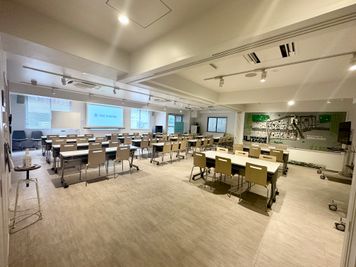 【個室の仕切りを開けることで広々とご利用いただけます♪】 - INBOUND LEAGUE 【運営終了】2階 FUJIの室内の写真