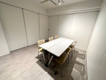 【個室は控室としてもご使用いただけます】 - INBOUND LEAGUE 2階 FUJIの室内の写真