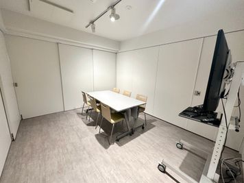 【6名着席可能、コンパクトなサイズのシンプル会議室】 - INBOUND LEAGUE 【運営終了】2階 BIWAの室内の写真