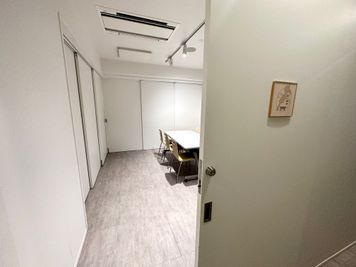 【BIWAのドアよりお入りください】 - INBOUND LEAGUE 【運営終了】2階 BIWAの入口の写真