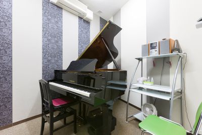 ヤマハミュージック直営教室！【池袋駅徒歩3分】グランドピアノが弾けるお部屋です♪ - ミュージックアベニュー池袋