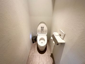 【お手洗いは男女共用1ヵ所です】 - INBOUND LEAGUE 8階 Tatami Room & Terraceの設備の写真