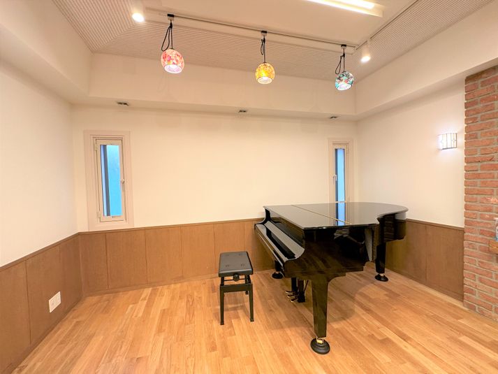 横浜とべ音楽館【1-9名まで予約】駅前完全防音空間！楽器演奏最適 - 横浜とべ音楽館