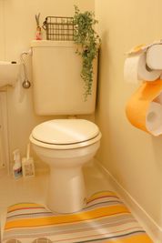 清潔感のあるトイレ - エルミタージュ川越 エルミタージュ川越｜木のぬくもり感じる落ち着いたお部屋の室内の写真