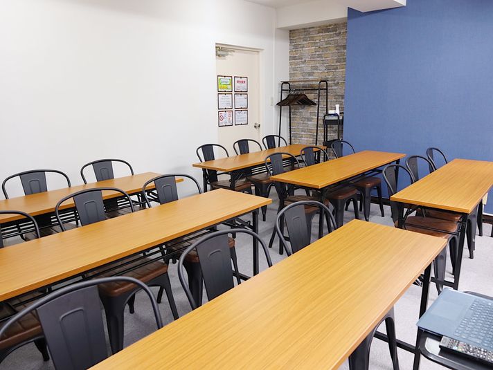 【千葉駅徒歩2分】最大18名/会議室/セミナー/ボードゲーム - 《RIVERLD千葉》