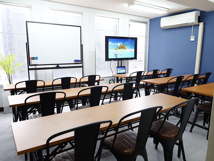 【千葉駅徒歩2分】最大18名/会議室/セミナー/ボードゲーム - 《RIVERLD千葉》