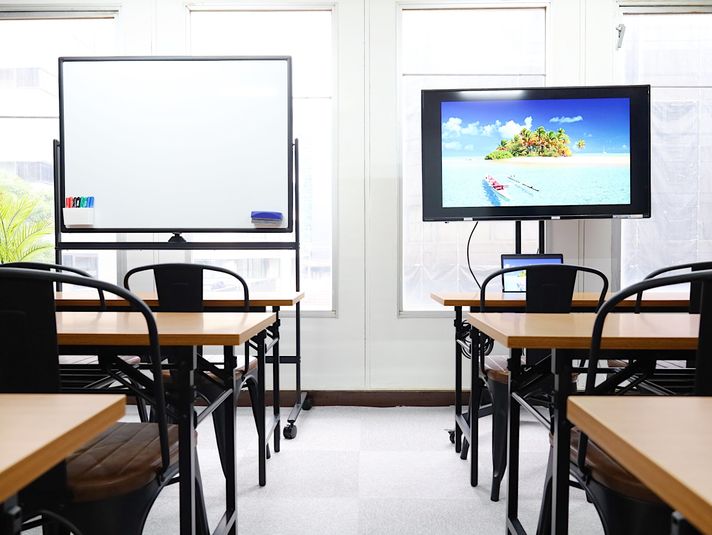 【千葉駅徒歩2分】最大18名/会議室/セミナー/ボードゲーム - 《RIVERLD千葉》