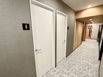 【お手洗いは同フロア内に男女別で1ヵ所ございます】 - 【閉店】テレワークブース門前仲町 協和ビル 【閉店】ブース28の設備の写真