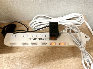 【コンセントは4口ご利用いただけます】 - 【閉店】テレワークブース門前仲町 協和ビル 【閉店】ブース28の設備の写真
