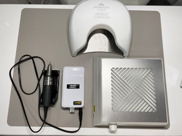 LEDライト、ネイルマシーン、集塵機 - Onyx -Nail share salon- ディアドロップ・女性・ネイル専用の設備の写真