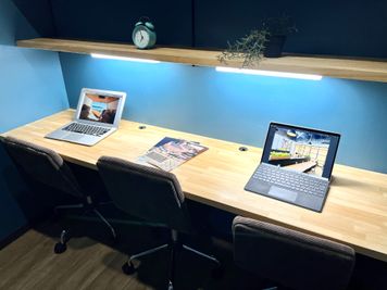 ３名での使用も可能です - ベンチャーデスク銀座５ 個室17(VD5)の室内の写真