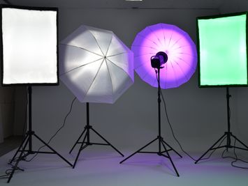 ビデオライトLED(ソフトボックス・アンブレラ付き） - Studio ZONA Studio ZONA 白ホリゾント撮影スタジオの設備の写真