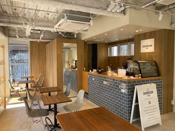 カフェスペース - The SHOWROOM Store 表参道から50mショールーム＋カフェ＋キッチン付イベントスペースの室内の写真