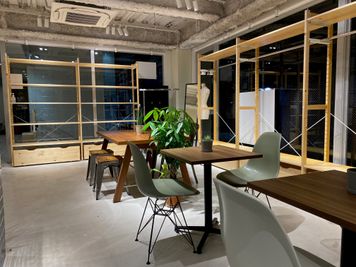 スケルトン状態 - The SHOWROOM Store 表参道から50mショールーム＋カフェ＋キッチン付イベントスペースの室内の写真