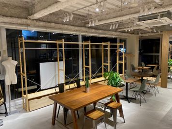 スケルトン状態 - The SHOWROOM Store 表参道から50mショールーム＋カフェ＋キッチン付イベントスペースの室内の写真