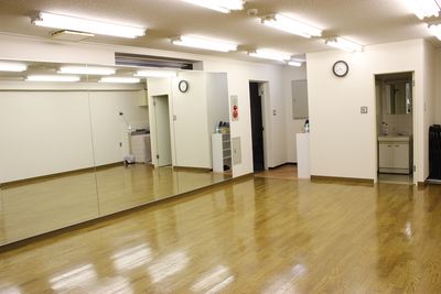レンタルスタジオカベリ横浜1号店 ダンスができるレンタルスタジオの室内の写真