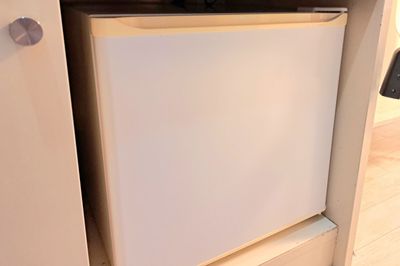 貸切サロン/南青山Lua：冷蔵庫 - レンタルサロン【南青山Lua】 【南青山Lua】完全貸切の隠れ家プライベート空間/個室型サロンの設備の写真