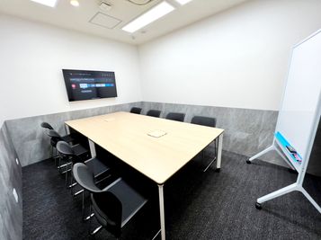 名古屋会議室 ATS広小路ビル栄駅前店 RoomC（ｾﾙﾌ設営/ロの字）の室内の写真