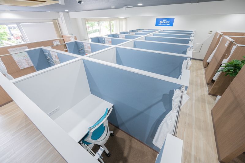 指定席：04番（半個室カーテン＆モニター付き：幅90cm） - 自習室 KAKOI 文京シビックセンター前店