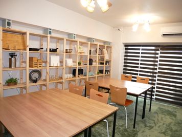 ワークス研究所 ＠高田馬場 Lounge 【旧 ワークス研究所 ＠高田馬場 Lounge】の室内の写真