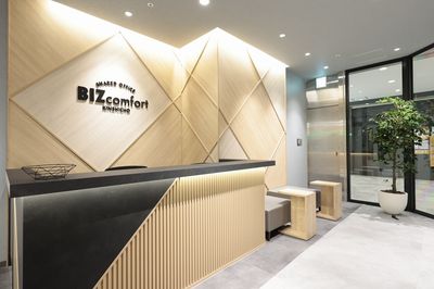 BIZcomfort錦糸町 会議室（8名用）の入口の写真